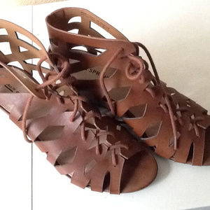 SALE Light Brown Size 7.5 Lace-Up Wedges